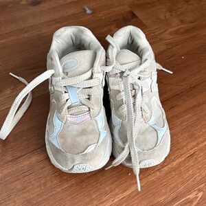 New Balance Kids Beige and Light Blue Sneakers